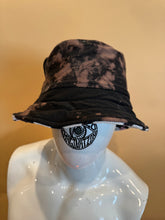 Load image into Gallery viewer, Zigzag Bucket Hat
