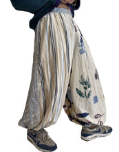 Load image into Gallery viewer, Cream V2 Parachute Pants
